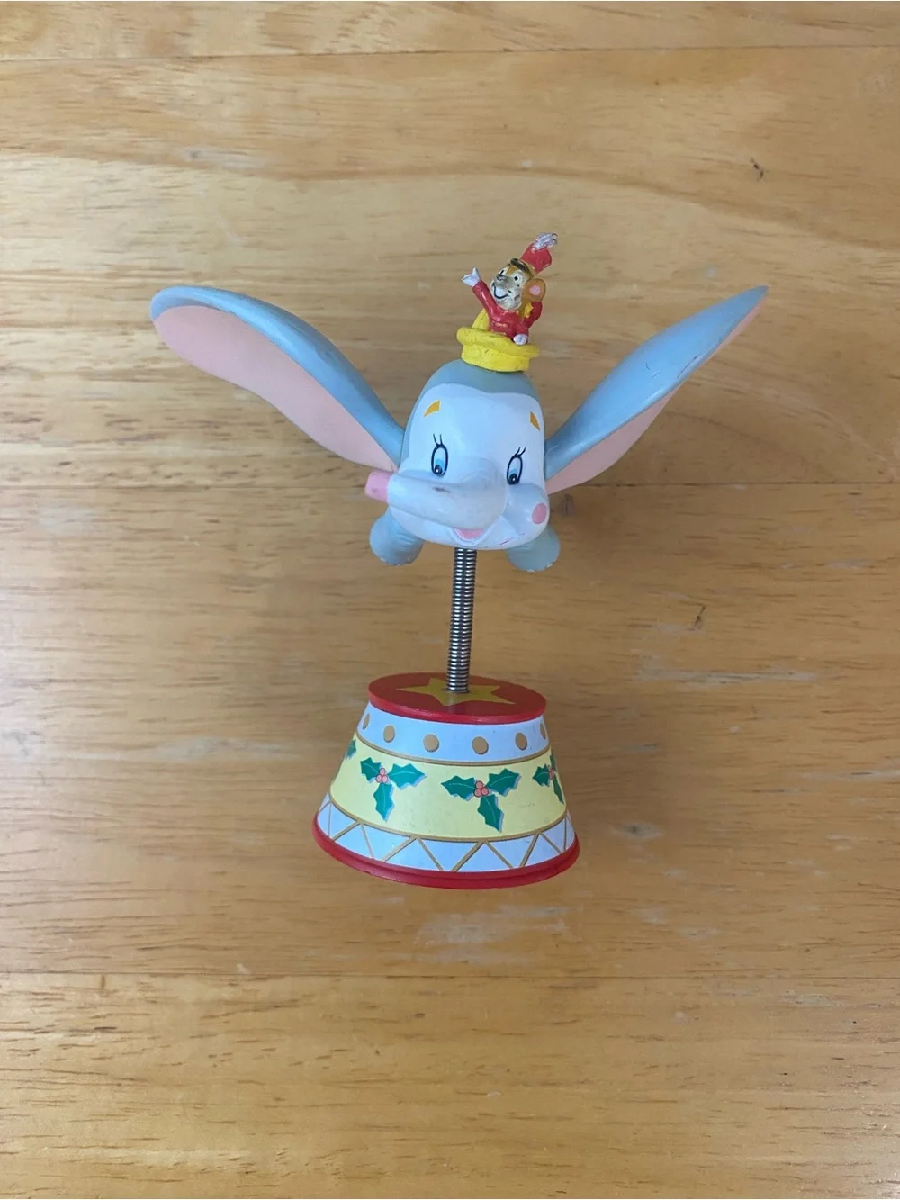 Disney Enesco Flying Dumbo with Timothy Mouse Christmas Ornament Clip-on